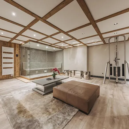 Artic - 5 Bedrooms - - 1550 *