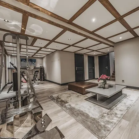 Artic - 5 Bedrooms - - 1550