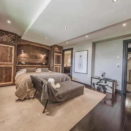 Artic - 5 Bedrooms - - 1550 *