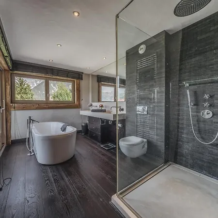 Chalet Artic - 5 Bedrooms - - 1550 Courchevel