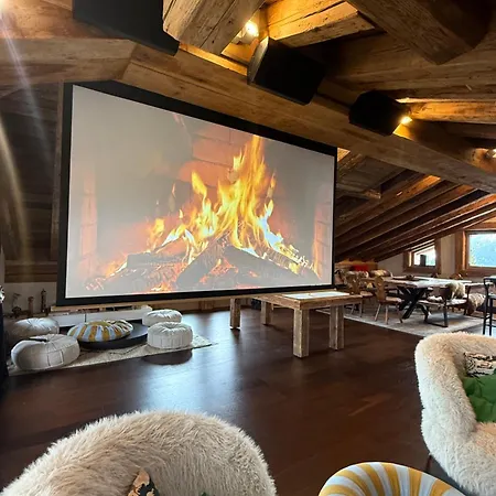 Artic - 5 Bedrooms - - 1550 شاليه *